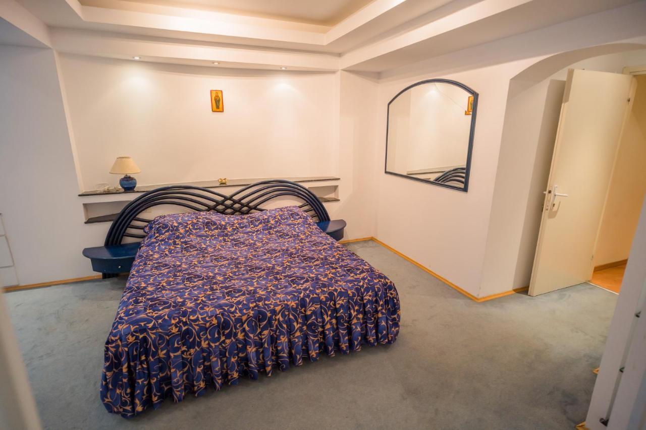 Artsy 3Br Flat In Primaverii - Most Exlcusive Area Bukarest Eksteriør billede