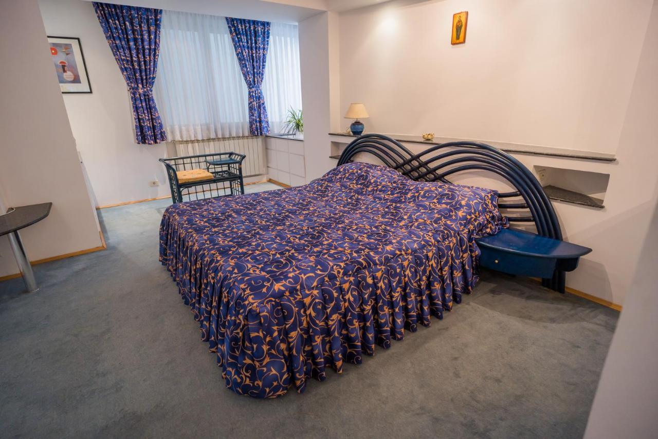 Artsy 3Br Flat In Primaverii - Most Exlcusive Area Bukarest Eksteriør billede