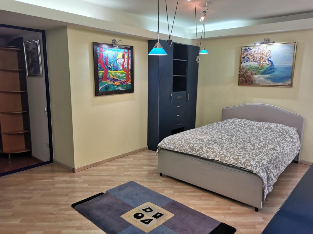 Artsy 3Br Flat In Primaverii - Most Exlcusive Area Bukarest Eksteriør billede